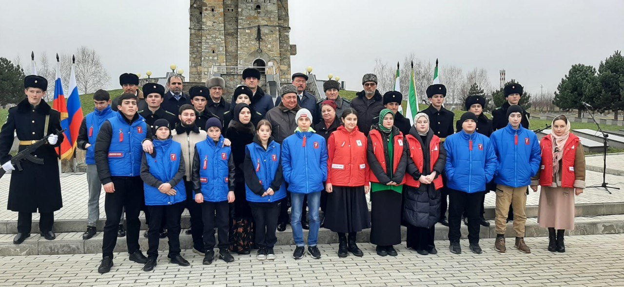Сегодня кадеты Горского кадетского корпуса приняли активное участие в торжественном мероприятии, посвященном Дню героев Отечества..